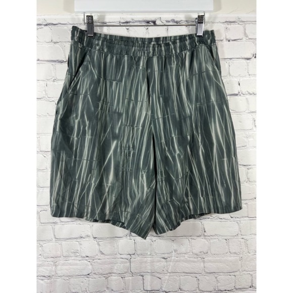 Lululemon 9" L Linerless Pace Breakers in Stroboscopic Smoked Spruce Multi - Picture 2 of 7